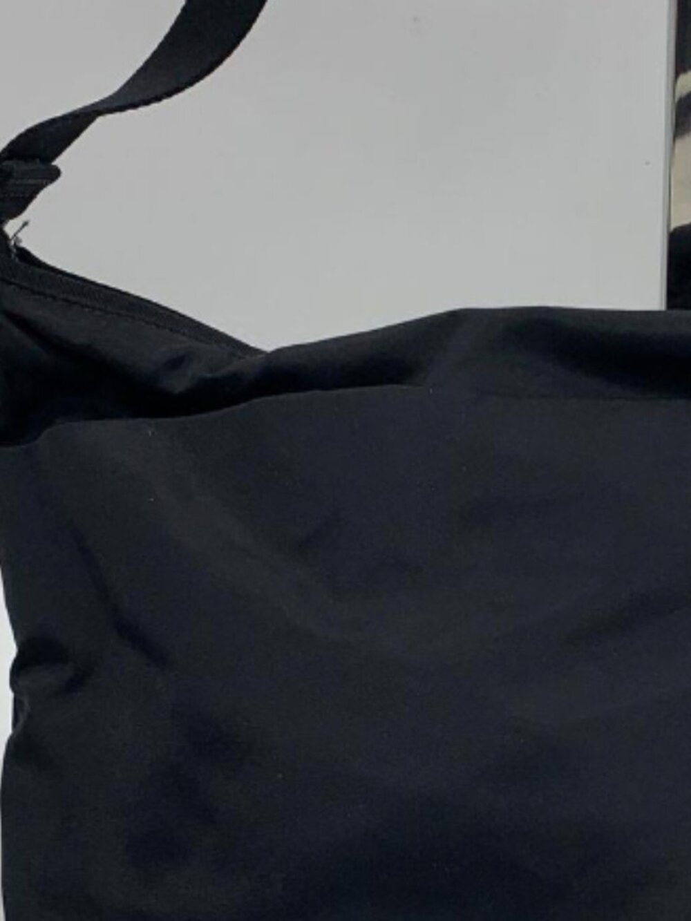 Lululemon Go Lightly Black Nylon Crossbody Bag Adjustable Strap Zip Pockets - Picture 7 of 11